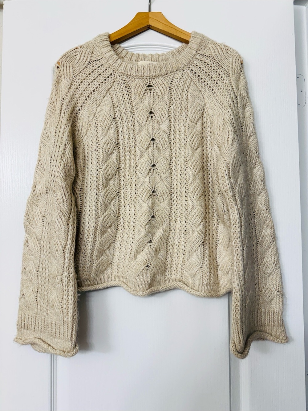Universal Thread • Cable Knit Sweater Womens M Beige Cream Chunky Cottagecore